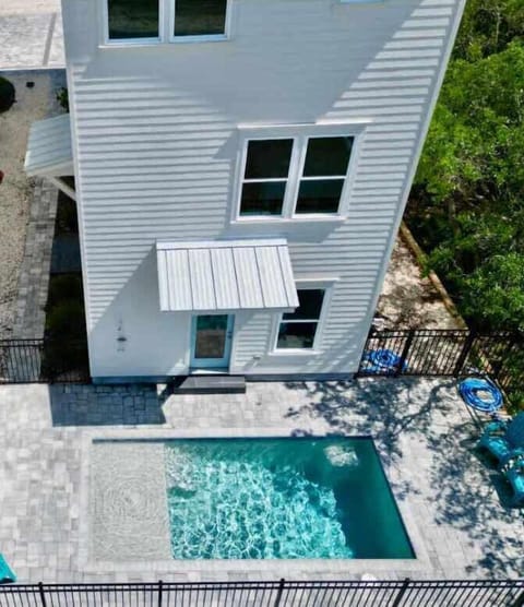 A Serenity by the Sea St George Island Pool Home House in Saint George Island