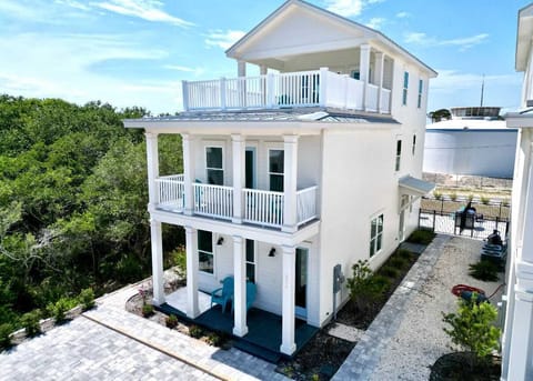 A Serenity by the Sea St George Island Pool Home House in Saint George Island