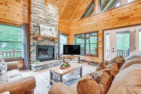 Logan Vacation Rental | 3BR | 2BA | 2,200 Sq Ft | 3 Steps to Enter