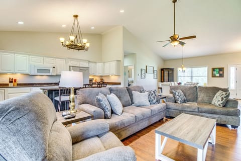 Living Space | Main Level | Free WiFi | Central A/C & Heating