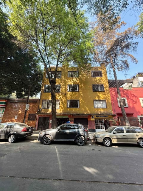 Facha (Vista desde la calle de enfrente)