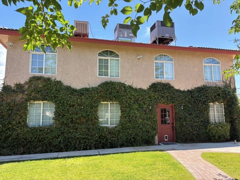 Back of Casita apartment which is upstairs