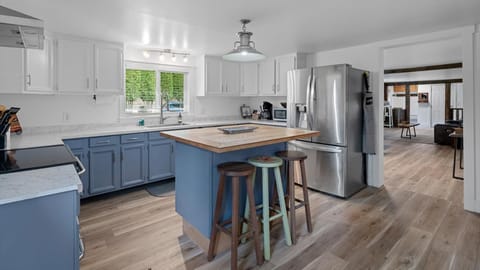 Skyles Lake Escape (8559)