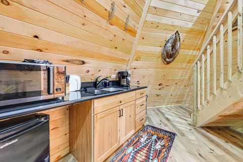 Kitchenette | Mini Fridge