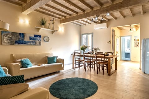 Autumn, Dining Room, Living Room, Spring, Summer