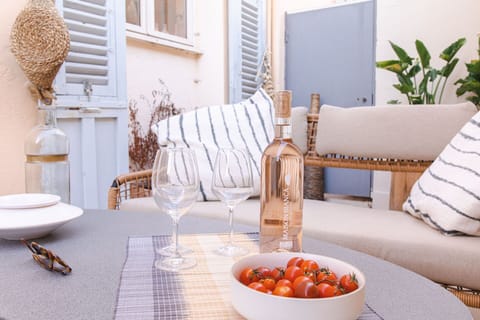 Balcony / Terrace / Patio