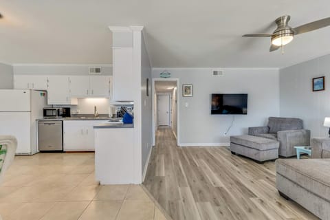 Island Escape Main Living Area