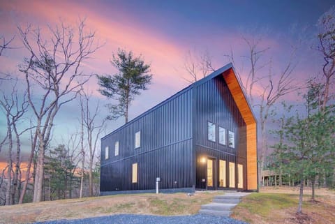 We are so in love with the breathtaking mountainside cabin that we have carefully curated.