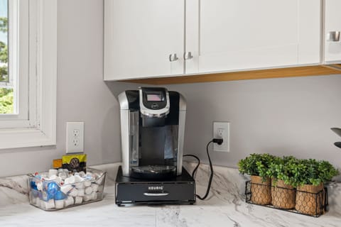 Keurig provided with k cups and individual creamers