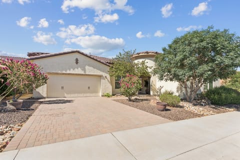 Desert Charm Meets Modern Comfort – Your Serene Oasis Awaits in CantaMia 55+