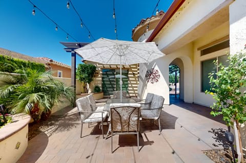 Private courtyard dining