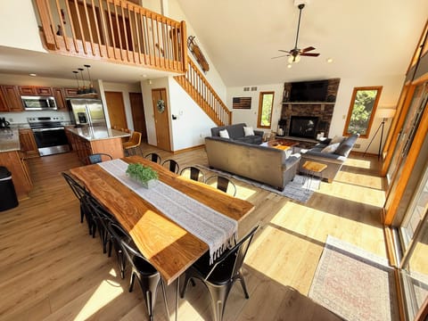 Lakeside Lookout offers an open layout flowing from kitchen to living area.