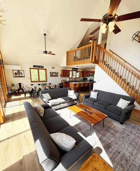 Lakeside Lookout flows smoothly from kitchen to living—perfect for large groups.