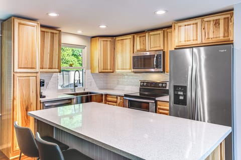 Kitchen | Keurig Coffee Maker | Dishwasher | Cooking Basics | Breakfast Bar