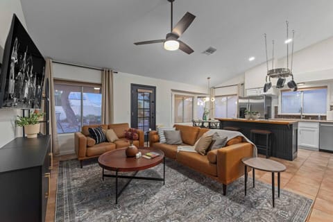 Large living room that opens up to the kitchen,