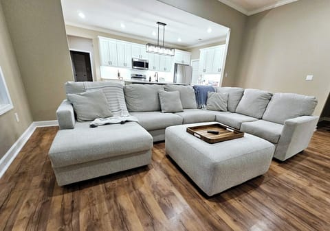 Cozy secrional and open concept living!