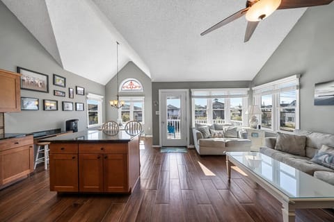 Spacious floor plan with modern layout