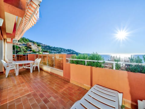 Apartment for 6 with Wi-Fi and sea view in Roquebrune-Cap-Martin Apartment in Roquebrune-Cap-Martin