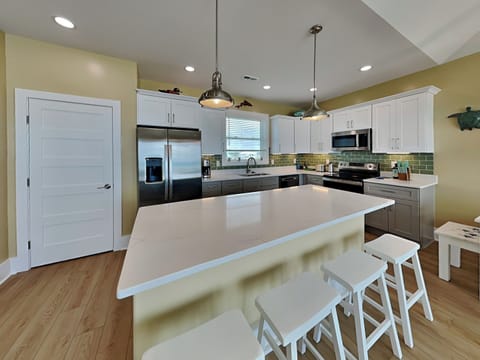 Breakfast Bar - Seating for 4