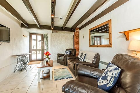 Living Room / Lounge