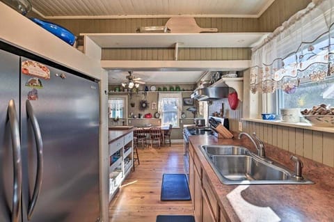 Indoors, Kitchen, Home Decor, Hardwood, Stained Wood