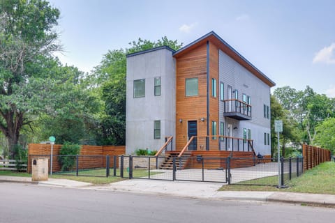 Parking | Driveway (4 Vehicles)
