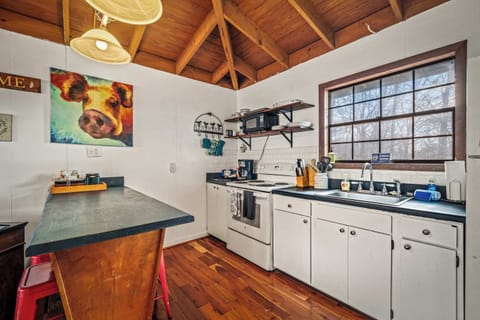 Fully Stocked Kitchen with all the Essentials