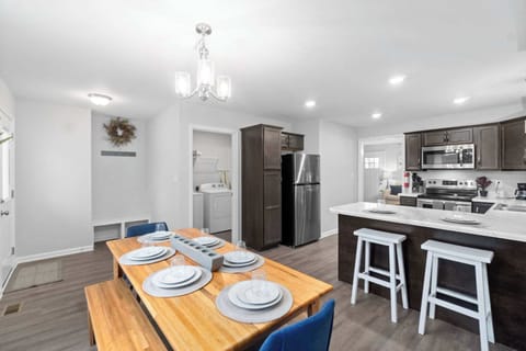 Dining room and full kitchen 