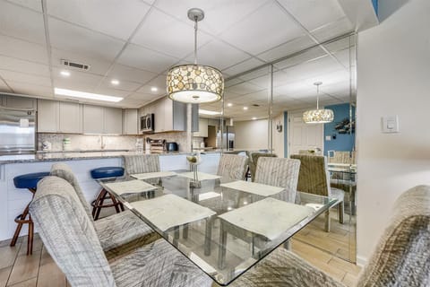 Dining room table for 6