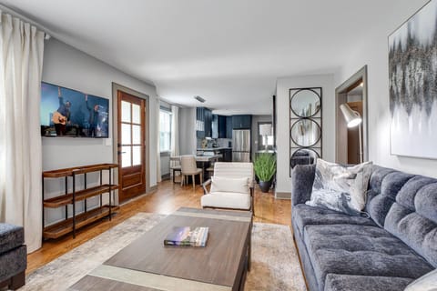 Main living area featuring cozy furnishings and a Smart TV.