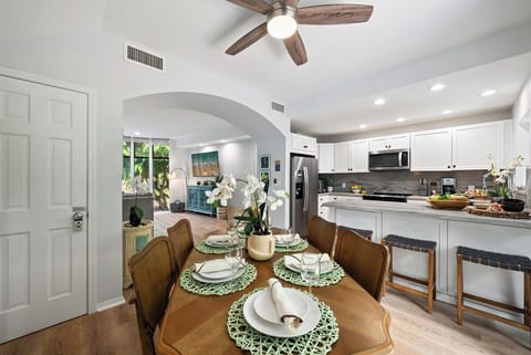 Residences at Napili Bay 1 The perfect place to enjoy breakfast, lunch, or dinner with family