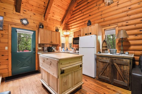 Large island for extra counter space