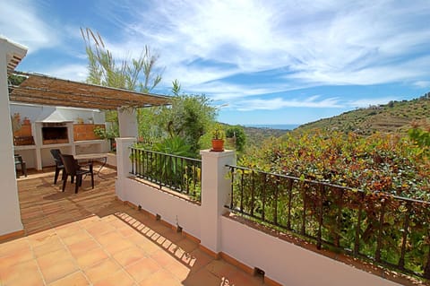 Cortijo A Navas%2C a traditional countryside house %2D sea views from the BBQ area