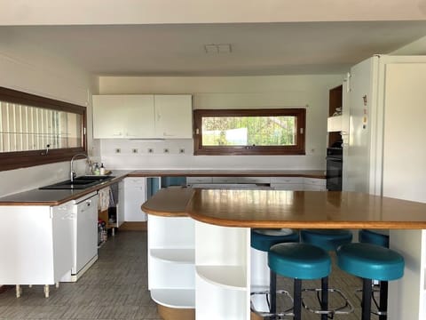 Cuisine / Kitchen view