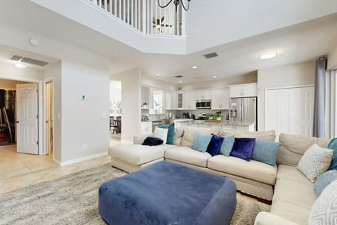 Family room/den with cable TV