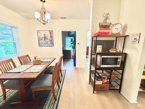 dinning room / game center 