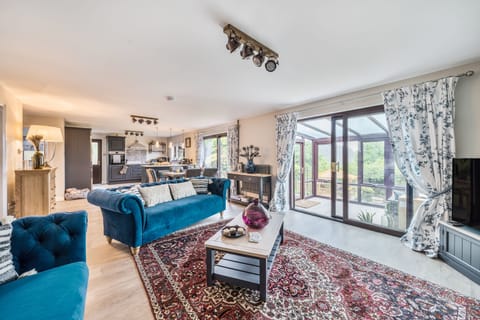 Badgers Holt, Bridport: Enjoy the light-filled open-plan day space