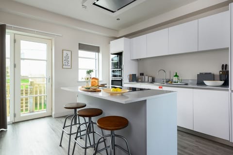 Kitchen 2 The Strand, Porth, Cornwall, self catering with Beach Retreats.