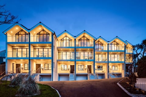 2 The Strand, Porth, Cornwall, self catering with Beach Retreats.