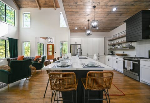 Dine in comfort with our farmhouse-chic seating—the perfect spot to plan your day over a shared breakfast