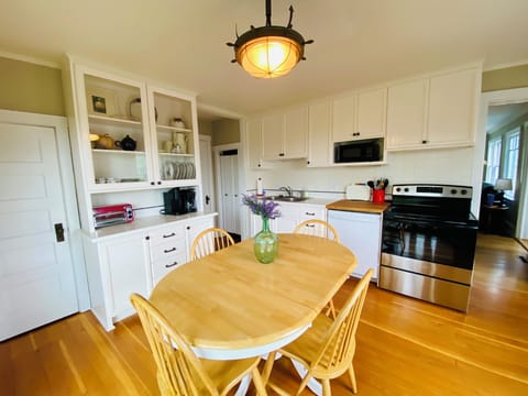 Fully equipped, spacious kitchen