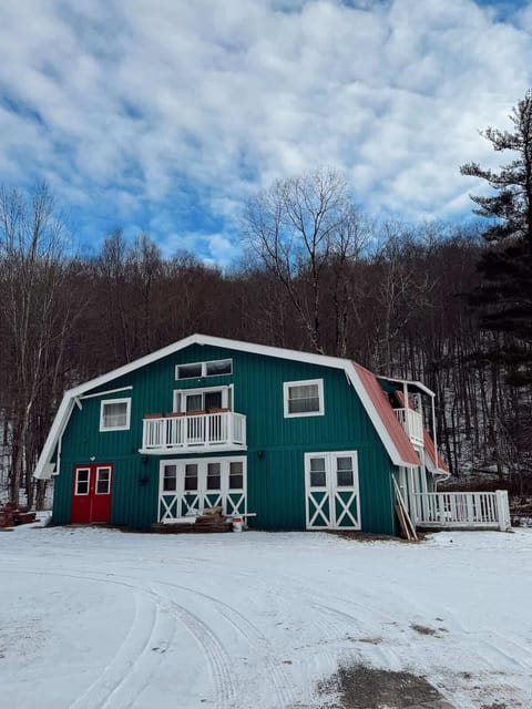 Exterior of the Barnhouse. 