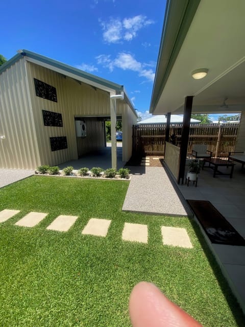 Front of property looking at the garage