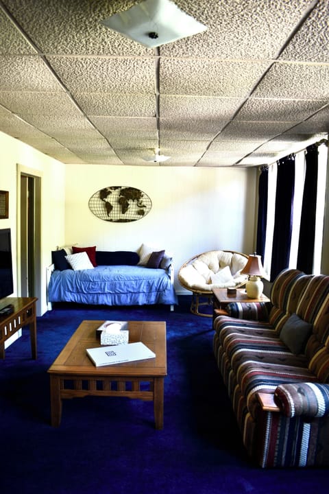 Huge living room with daybed