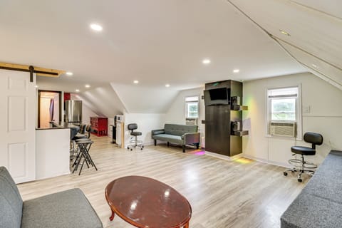 Stroudsburg Vacation Rental | 5BR | 2BA | Stairs to Enter | 1,600 Sq Ft