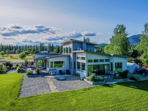 Three minute drive from town, or stroll through the park.