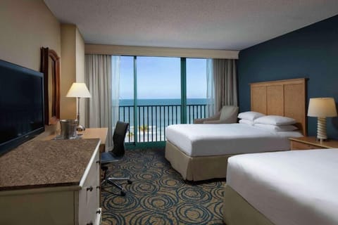 Drift off to calming ocean horizons just beyond the balcony.