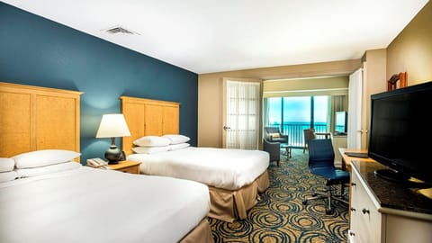 Stretch out comfortably with extra seating and oceanfront light.