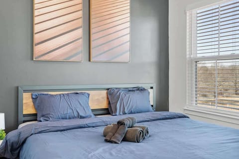 Relax & Unwind – Step into this bedroom and feel the stresses of the day melt away as you sink into the plush bedding and enjoy the peaceful surroundings.
