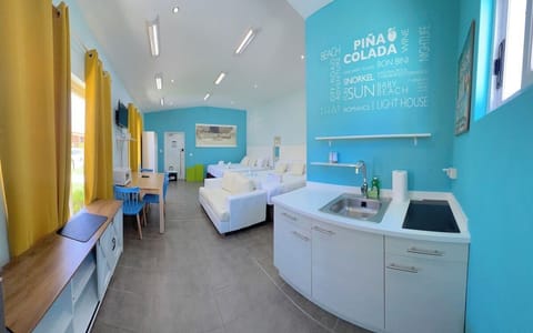 Charming Studio Sleeps 4 in Esmeralda Noord (722)
